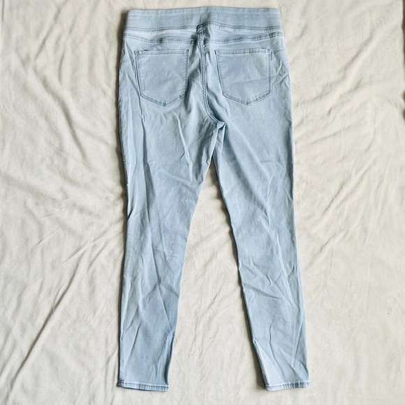 Light denim distressed jeggings - Picture 2 of 5